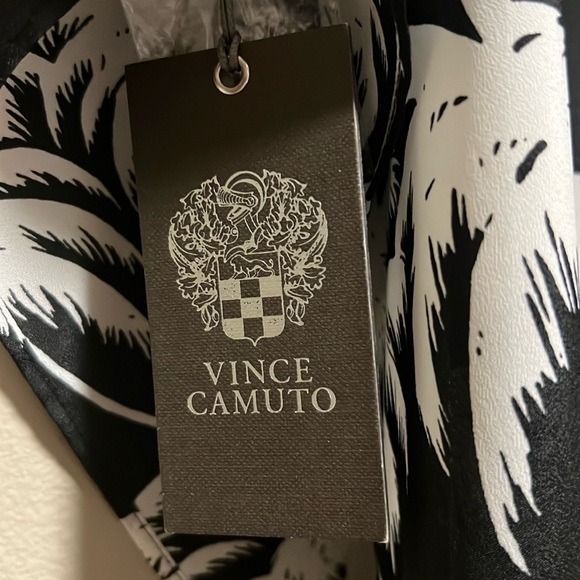 Vince Camuto Oasis Kaftan Top - Picture 5 of 7